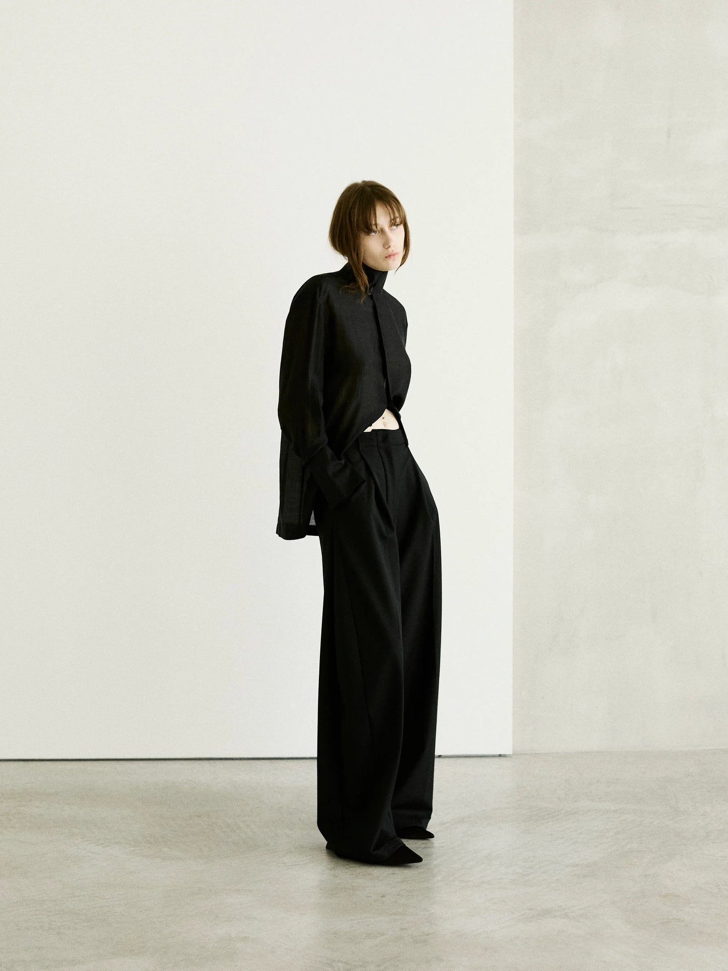 THE LATEST EDITH shirt black