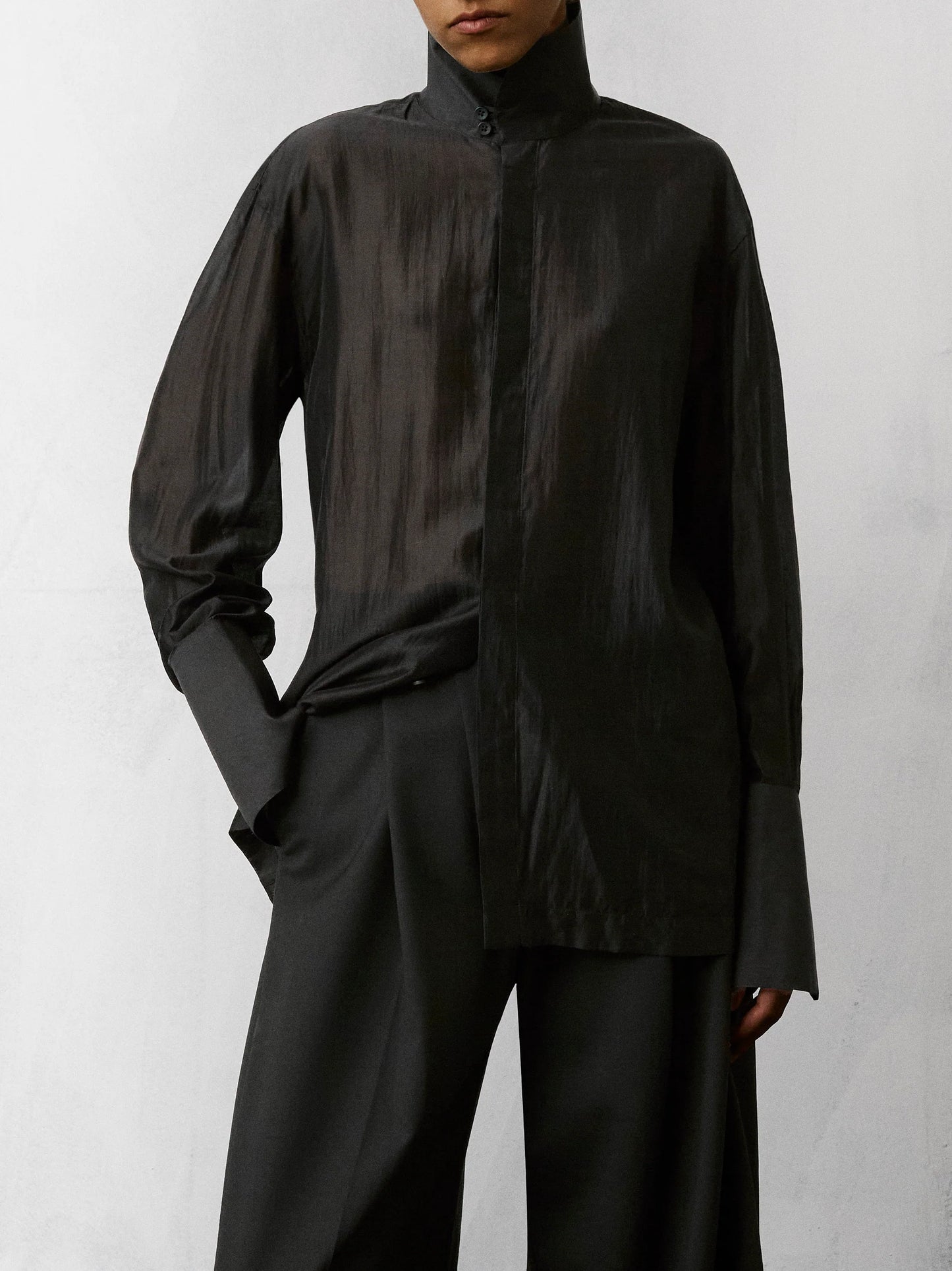 THE LATEST EDITH shirt black